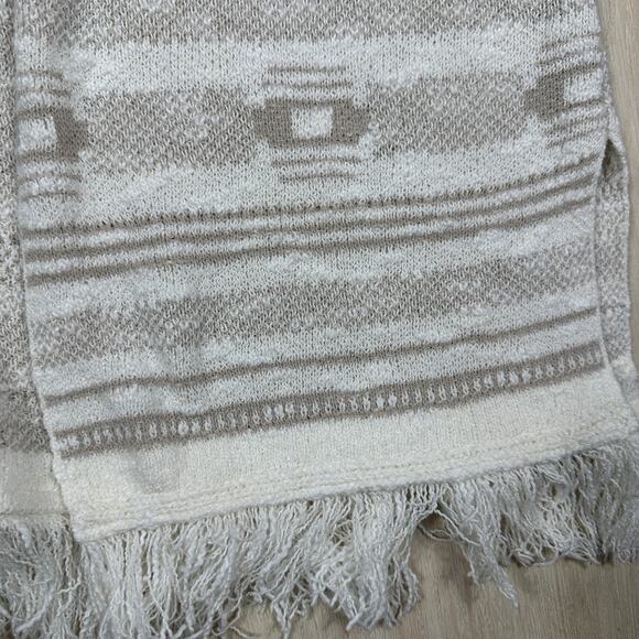 Old Navy Beige Cream Fringe Open Front Poncho Cardigan XL-XXL Boho Knit Wrap - Picture 4 of 13
